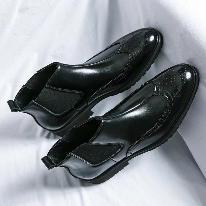 Men's durable slip-on Chelsea boots, high-quality material for long-lasting comfort.