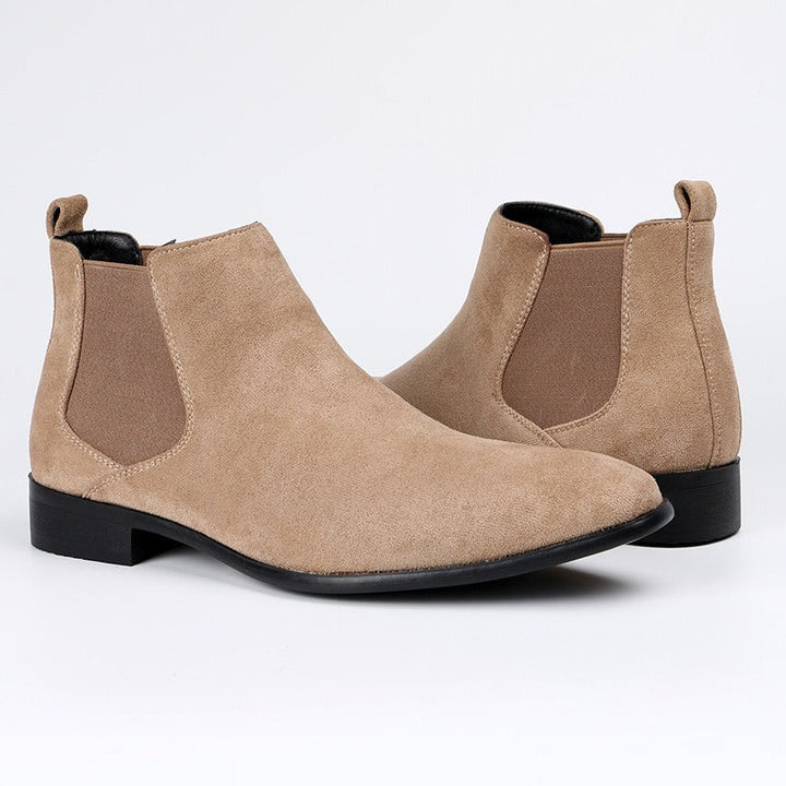 Classic brown men's Spencer boots, offering comfortable support and durable style for any adventure.