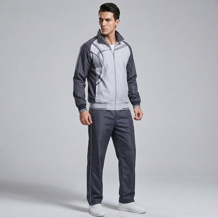 Sporty men's casual two-piece set in a versatile dark color, ideal for active and relaxed days.
