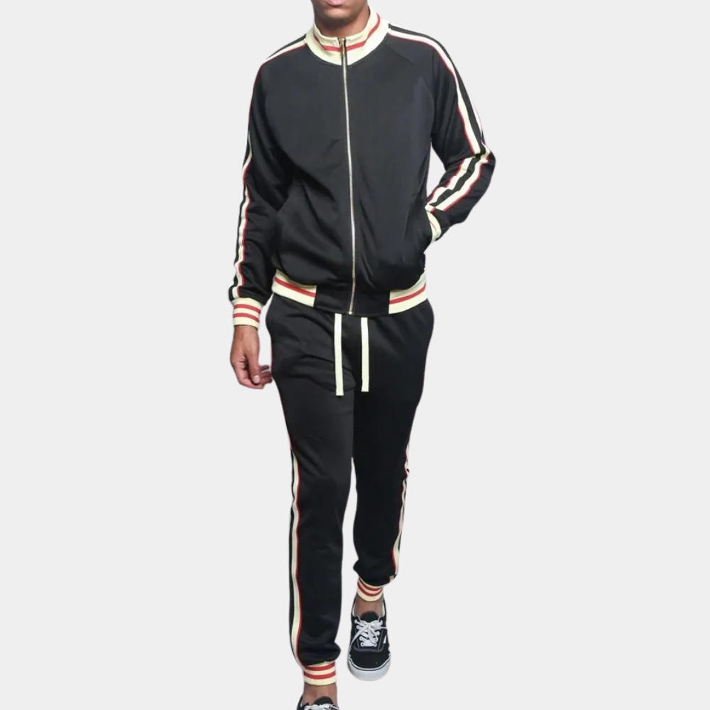 Versatile men's sporty two-piece set, perfect for training, jogging, or comfortable loungewear. Multi-use.
