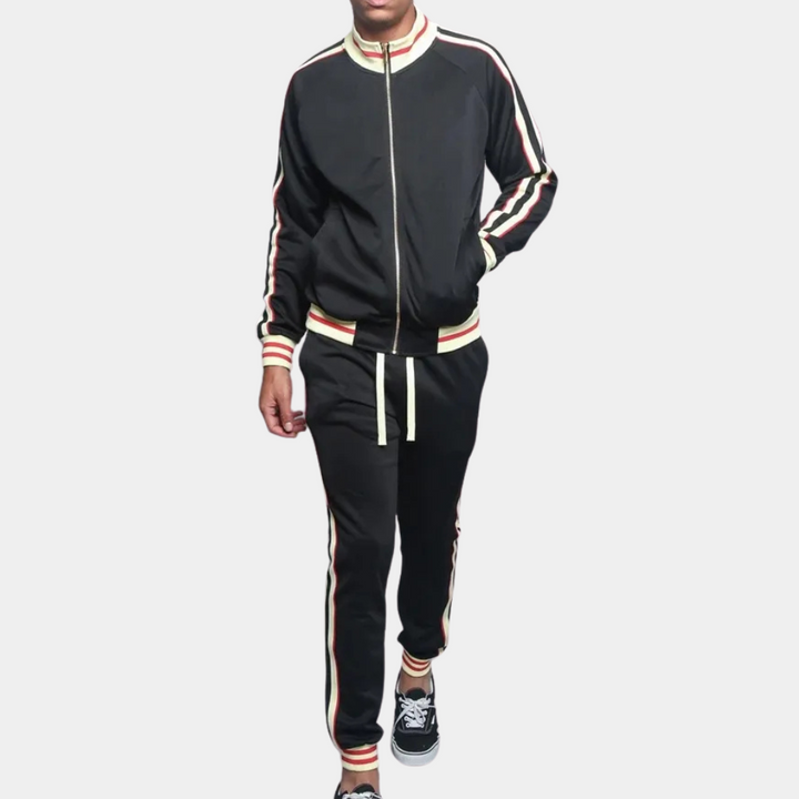 Versatile men's sporty two-piece set, perfect for training, jogging, or comfortable loungewear. Multi-use.