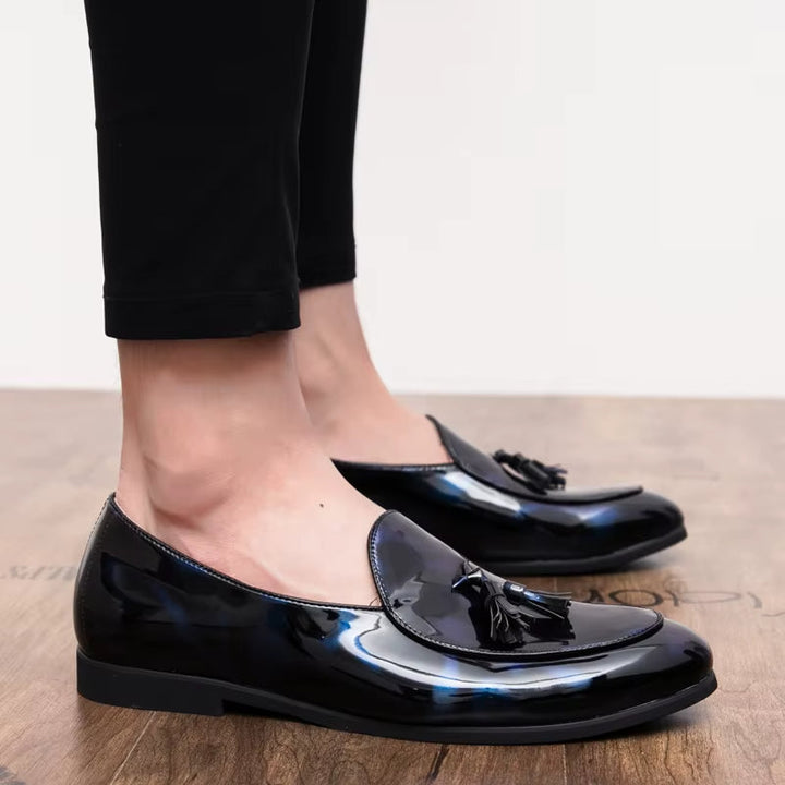 Comfortable men's formal loafers, sleek polished design, ideal for all-day wear.