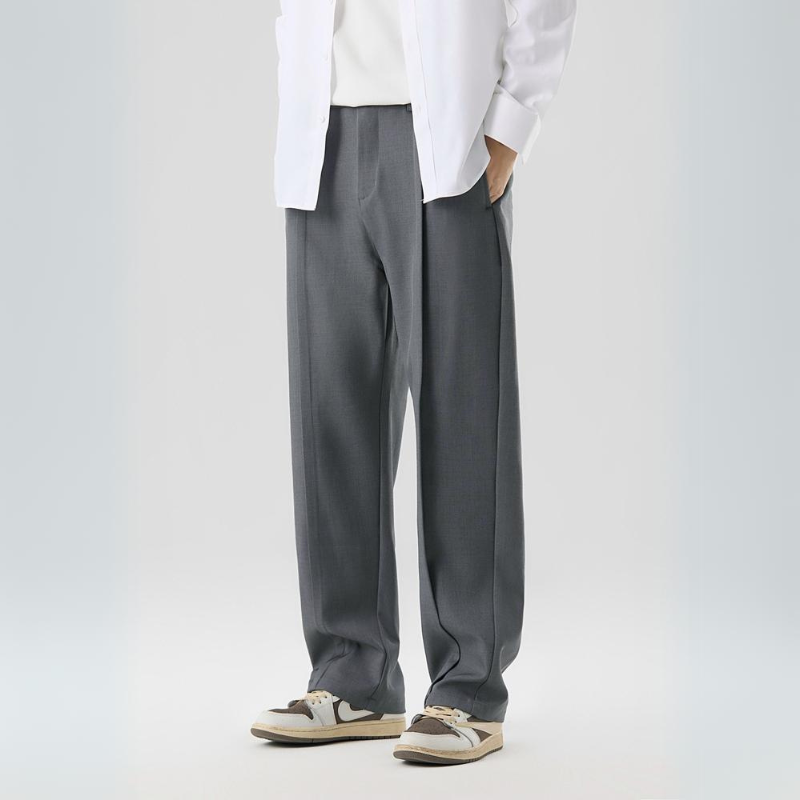 Sterling pleated men's pants, designed for ultimate comfort and a smart, relaxed fit. Lightweight.