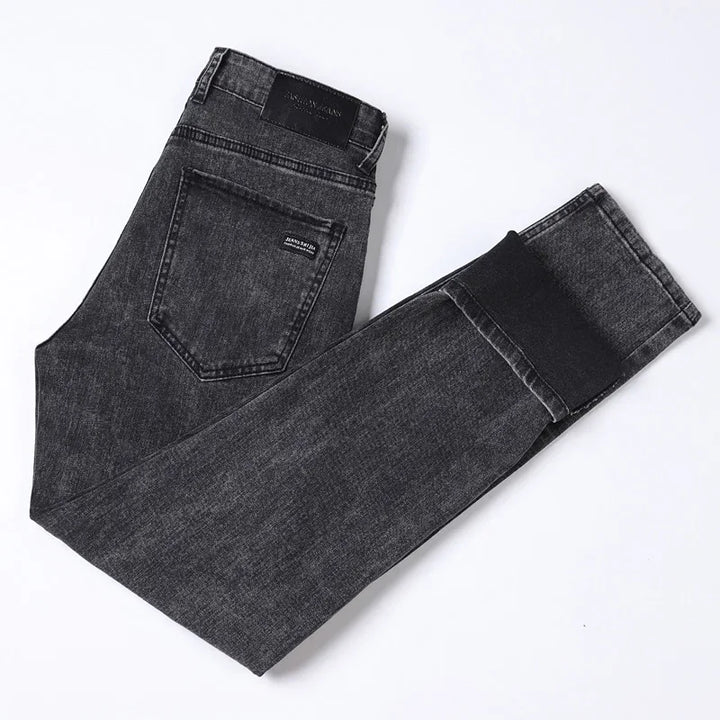 Classic men's straight-leg stretch denim jeans, ideal for everyday casual wear and men's fashion.
