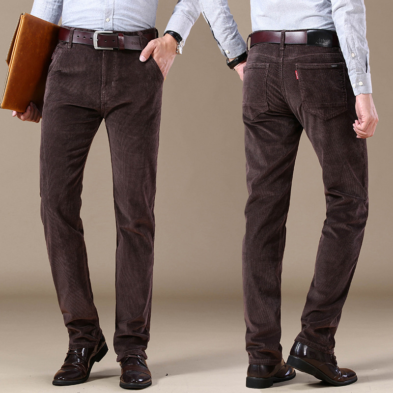 Versatile men's corduroy pants, ideal for smart casual or relaxed fall outfits. Stretch for comfort, tailored look.
