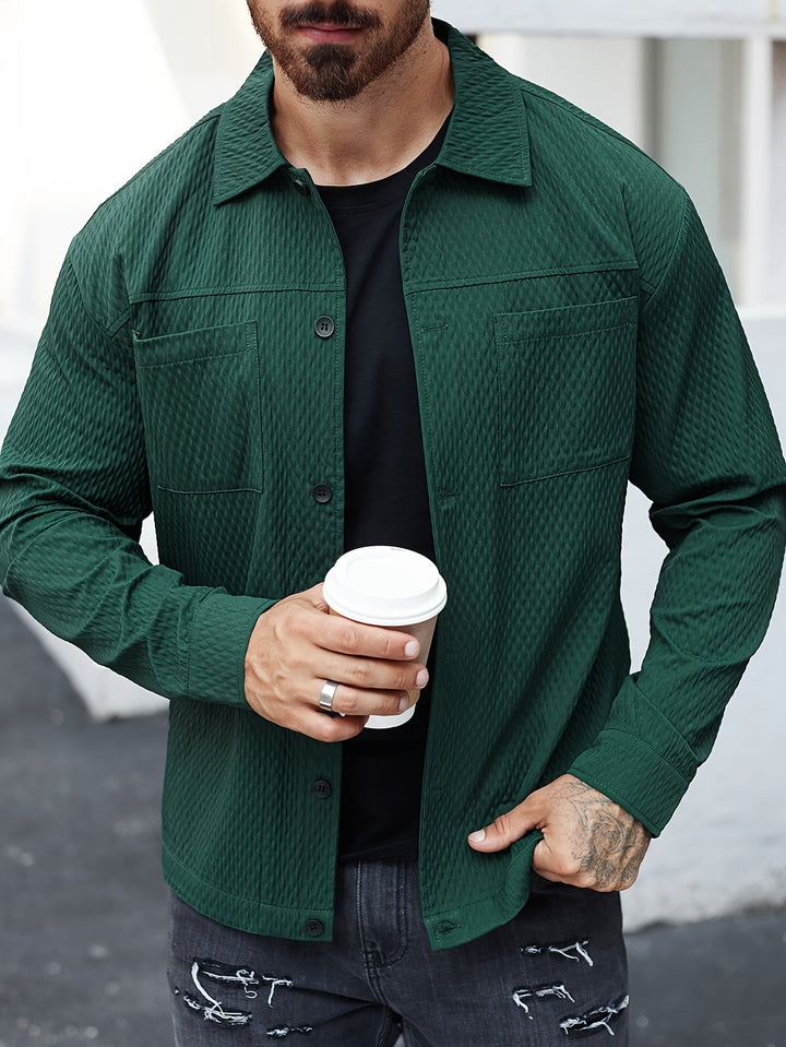 Detail of the collar and structured fabric of a men's green long sleeve shirt, showcasing modern design. Smart casual fit.