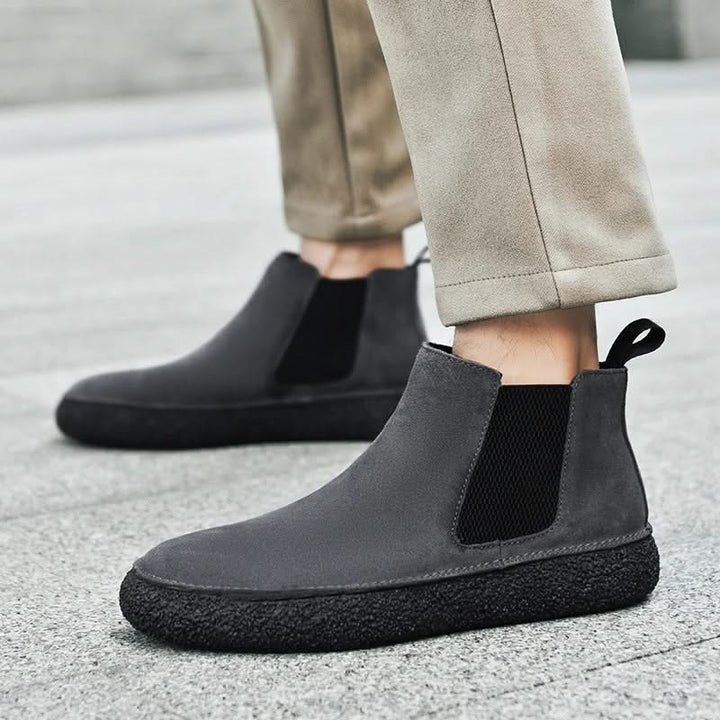 Premium men's leather Chelsea boots, offering stylish design and orthopedic comfort.