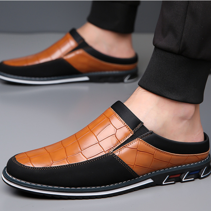 Men's versatile slip-on mules, suitable for both casual and semi-dressy ensembles.