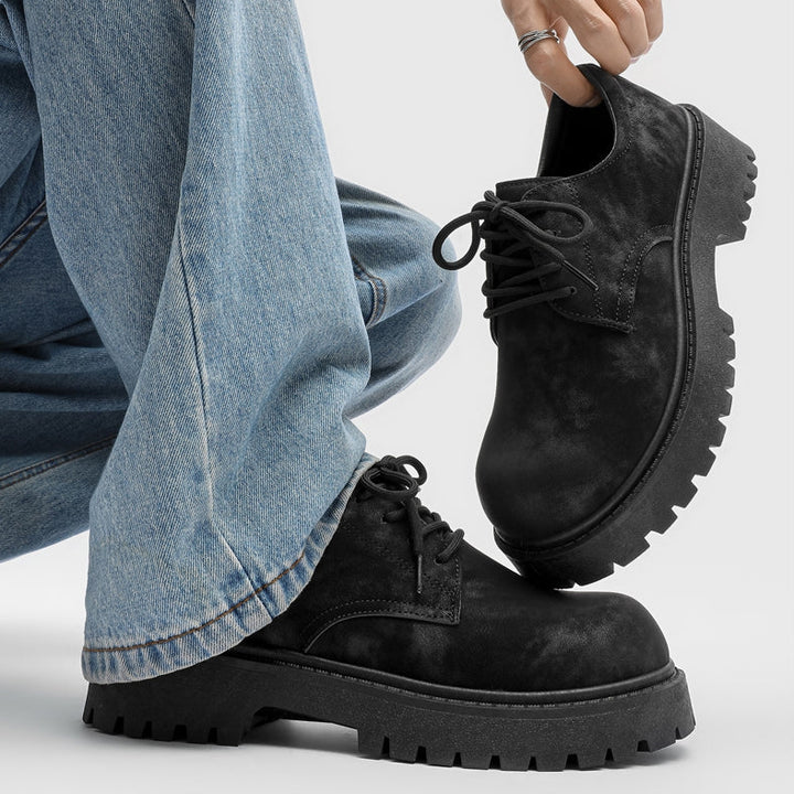 Trendy men's thick-sole Derby shoes, great for urban casual outfits and modern everyday fashion.