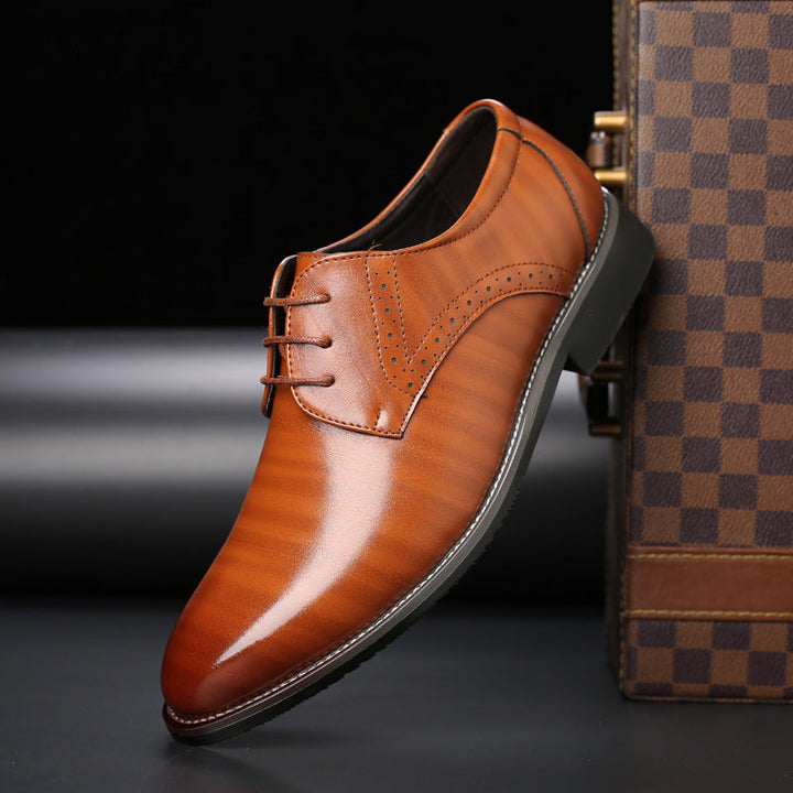 Premium leather men's brogue dress shoes, a timeless and stylish choice for modern men's fashion.