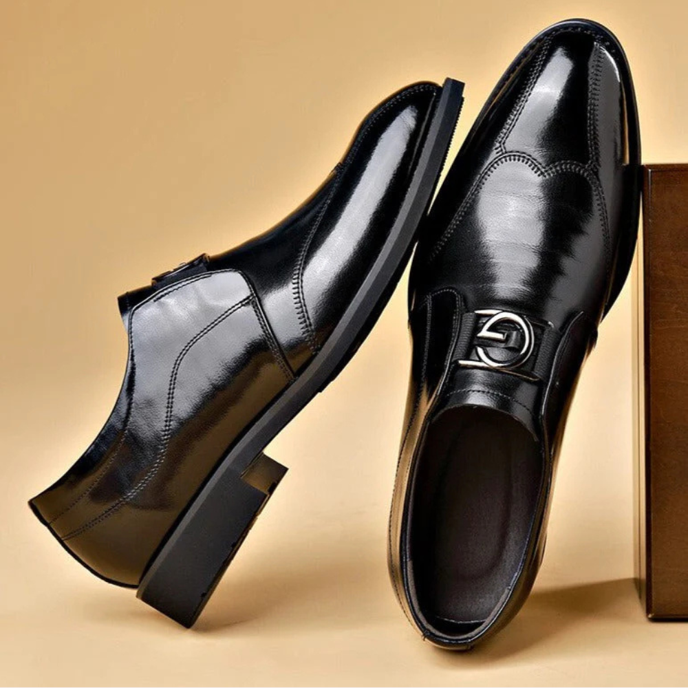 Men's stylish brown leather slip-on loafers, perfect for comfortable everyday wear and versatile style.
