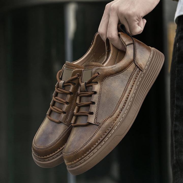 Black men's casual low-top sneakers, ultimate comfort & modern style for everyday.