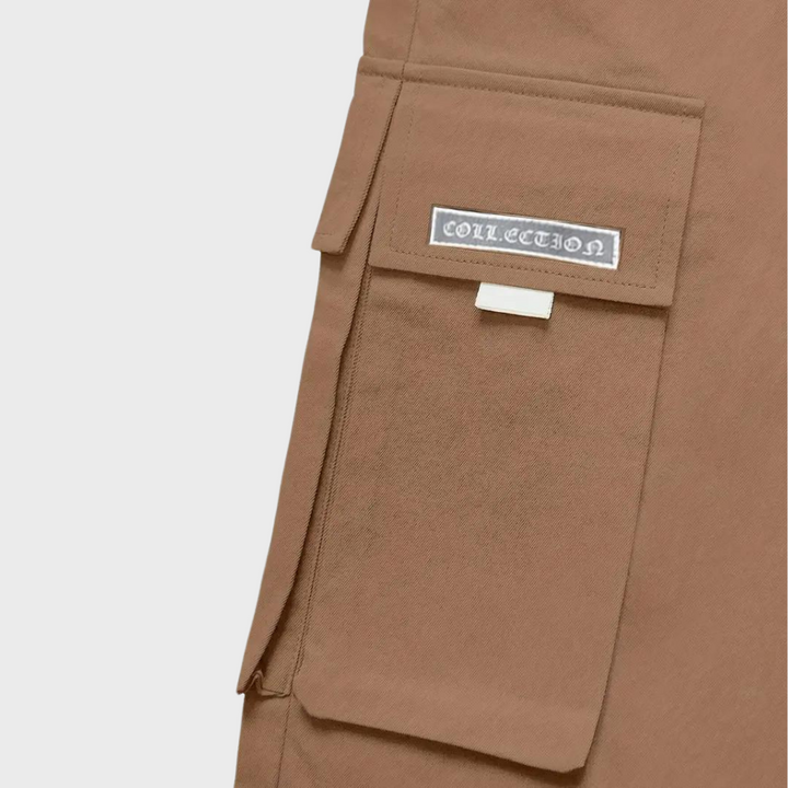 Modern fashion men's cargo pants, perfect for a casual and versatile style.
