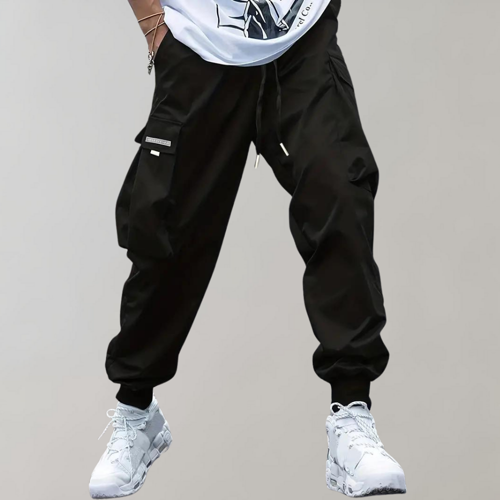 Versatile men's cargo pants, suitable for casual wear and outdoor activities.