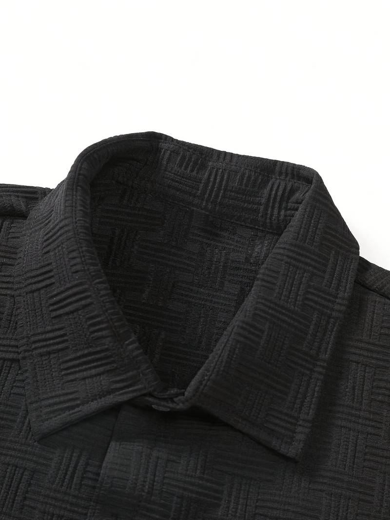 Relaxed fit men's casual outfit. Comfortable 2-piece set in a stylish modern design for daily wear.
