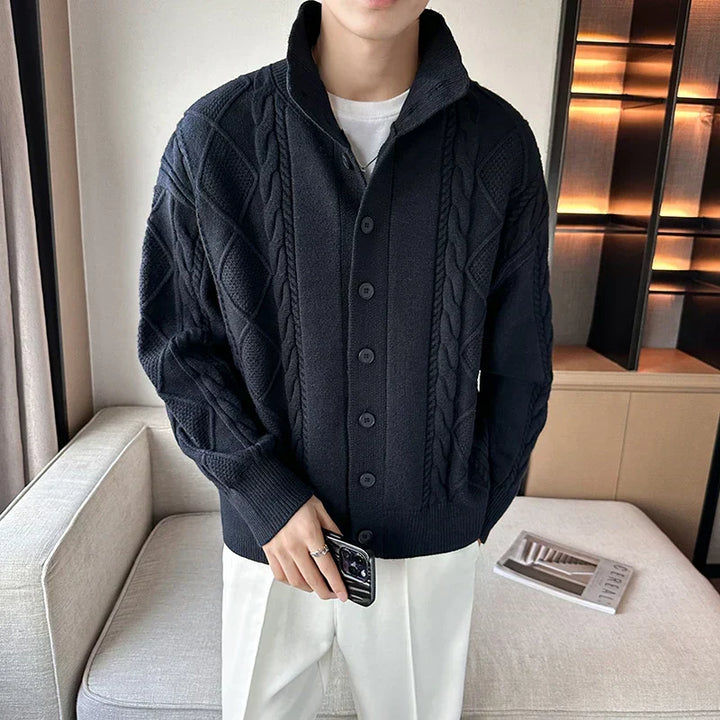 Stylish men's chunky cardigan with intricate cable pattern, ideal casual outerwear. Cozy and fashionable.