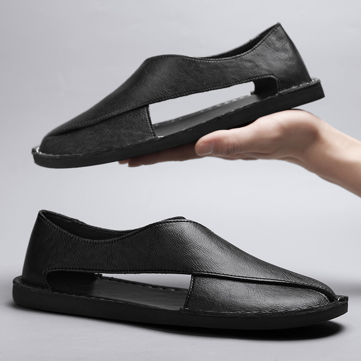 Ergonomic men's comfort cross-strap sandals, designed for long-lasting summer wear.