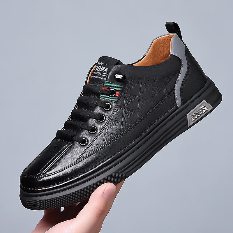 All-day support mens casual sneakers, designed with a cushioned sole for maximum comfort.