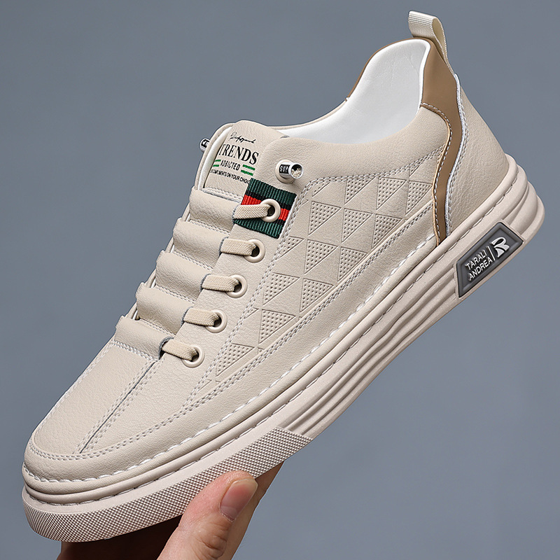 Cushioned sole detail of men's comfort walking shoes, offering all-day support & grip.