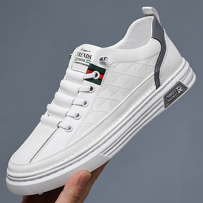 Mens comfort walking shoes with securely tied laces, ready for daily wear & supported fit.