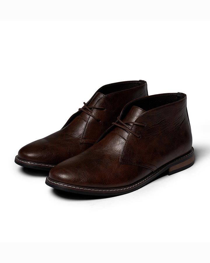 Men's stylish dark brown leather everyday comfort boots, perfect for casual fashion.