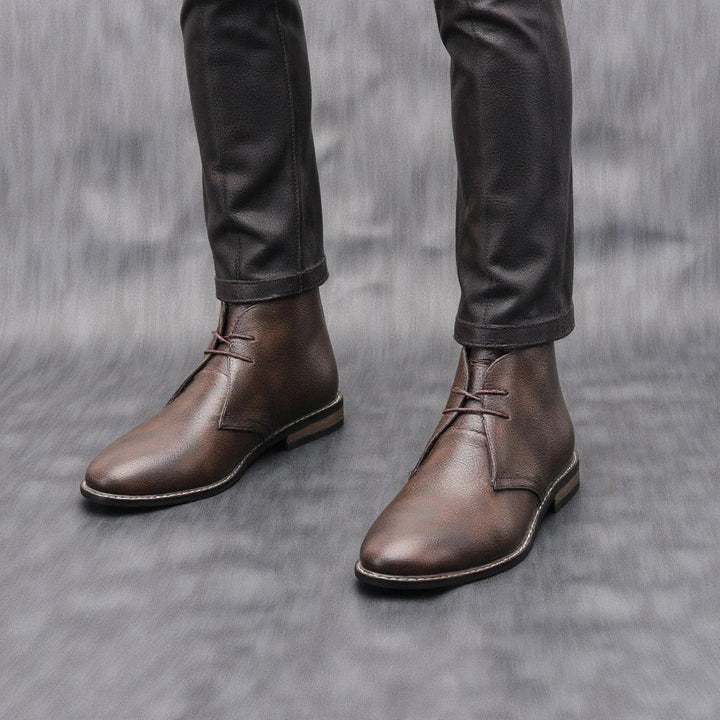 High-quality dark brown leather men's boots, offering stylish design and everyday comfort.