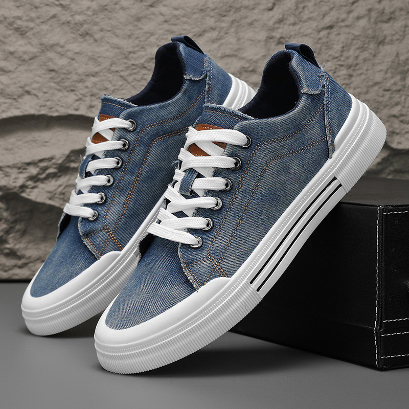 Men's stylish denim sneakers, combining casual comfort with essential street style.