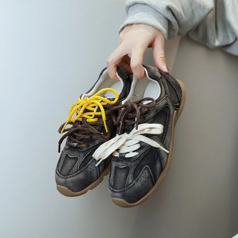 Fashionable men's stylish sneakers with double laces, perfect for a smart casual lifestyle. All-day comfort.