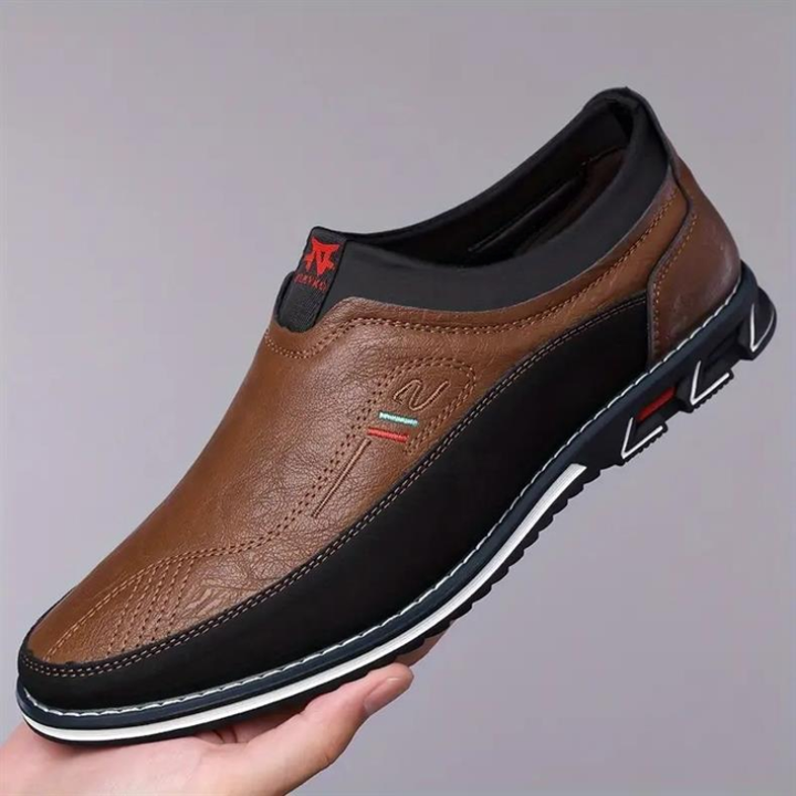 Slip-on men's loafers with superior cushioned comfort, featuring a modern hybrid design.