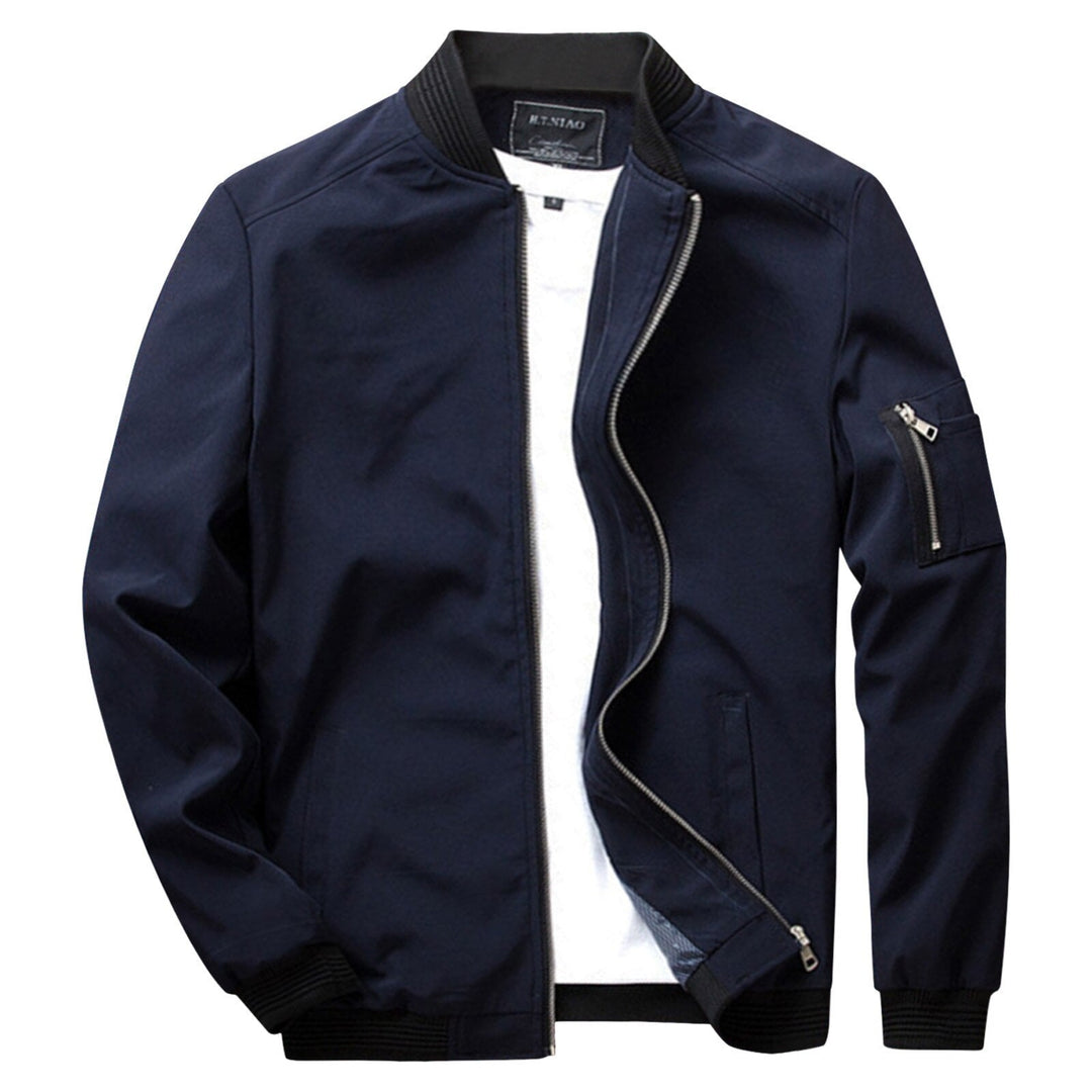 Versatile men's lightweight summer jacket, perfect for casual spring and summer outfits.