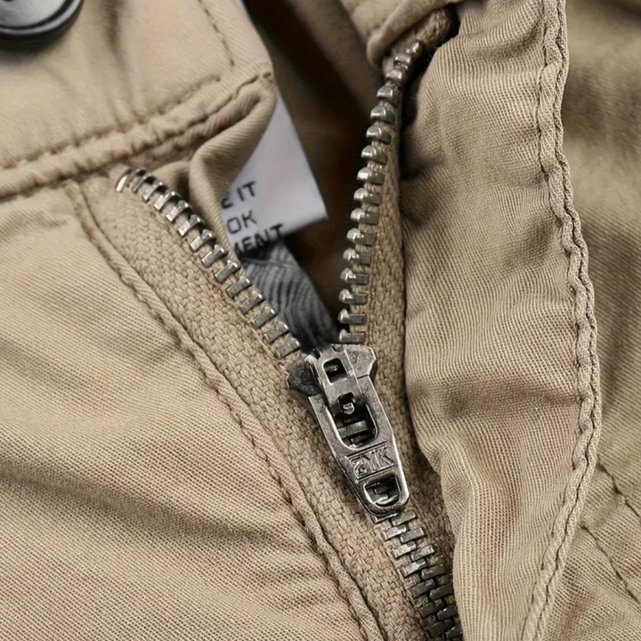 Stylish men's cargo pants, ideal for casual and active occasions. Durable polyester blend, comfortable fit.