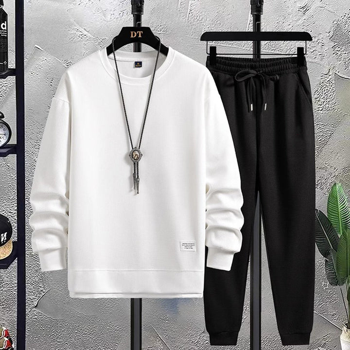 Men's stylish Mason tracksuit set. Perfect for activewear, loungewear, or casual outfits. Comfortable two-piece jogging set.