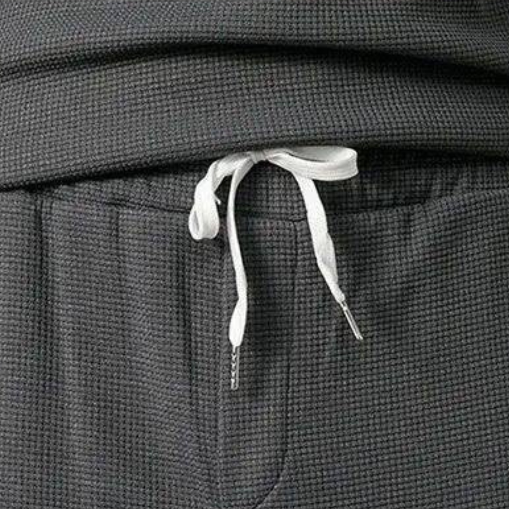 Stylish men's Mason loungewear tracksuit. Comfortable two-piece jogging set, perfect for casual home or street style.