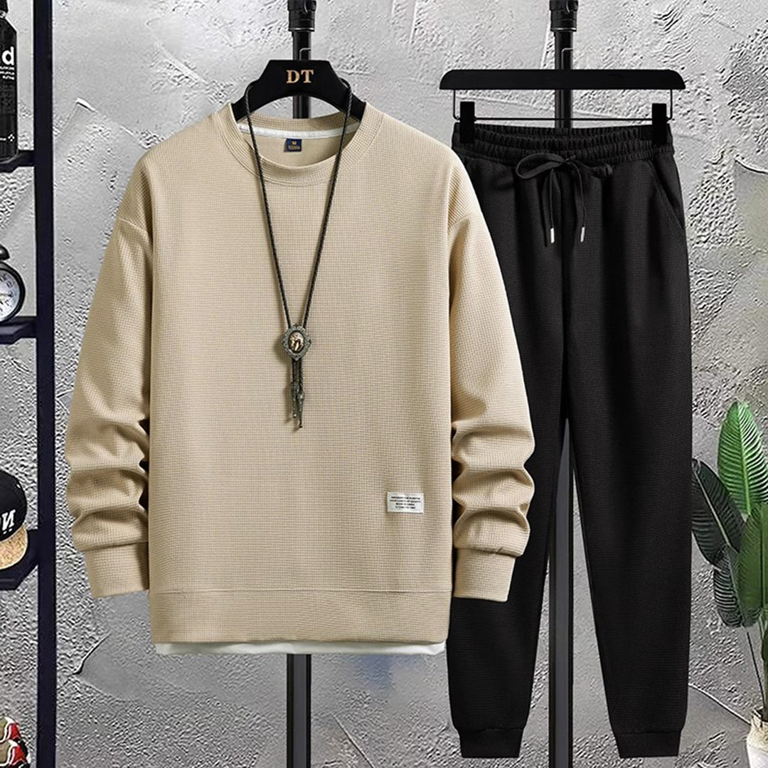Men's Mason stylish tracksuit. Comfortable two-piece jogging set, ideal for activewear, casual, or loungewear.
