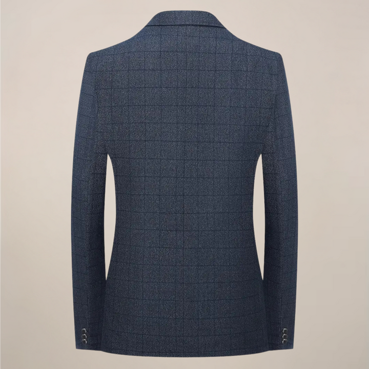 Fashionable men's plaid blazer, a versatile check jacket for stylish everyday wear or formal events.