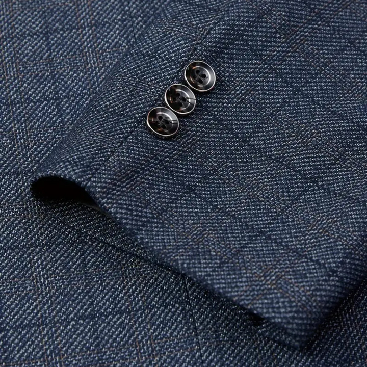 Classic men's plaid blazer, a contemporary tailored check jacket for a sophisticated and modern look.