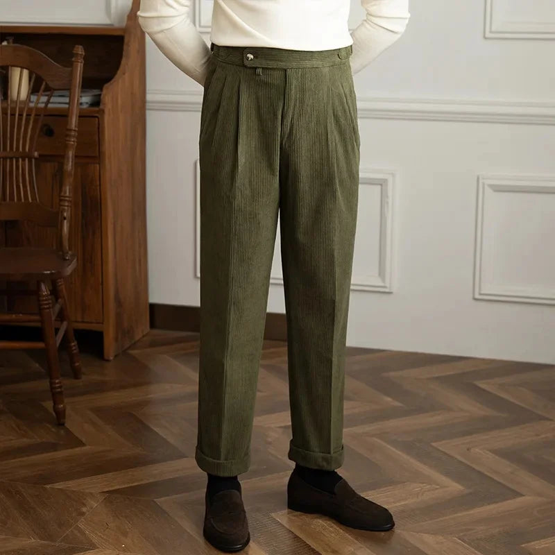 Men's stylish pleated trousers with a tailored fit, perfect for smart casual autumn fashion.