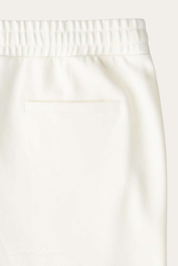 Versatile men's relaxed-fit pants, made with recycled, comfortable stretch material.