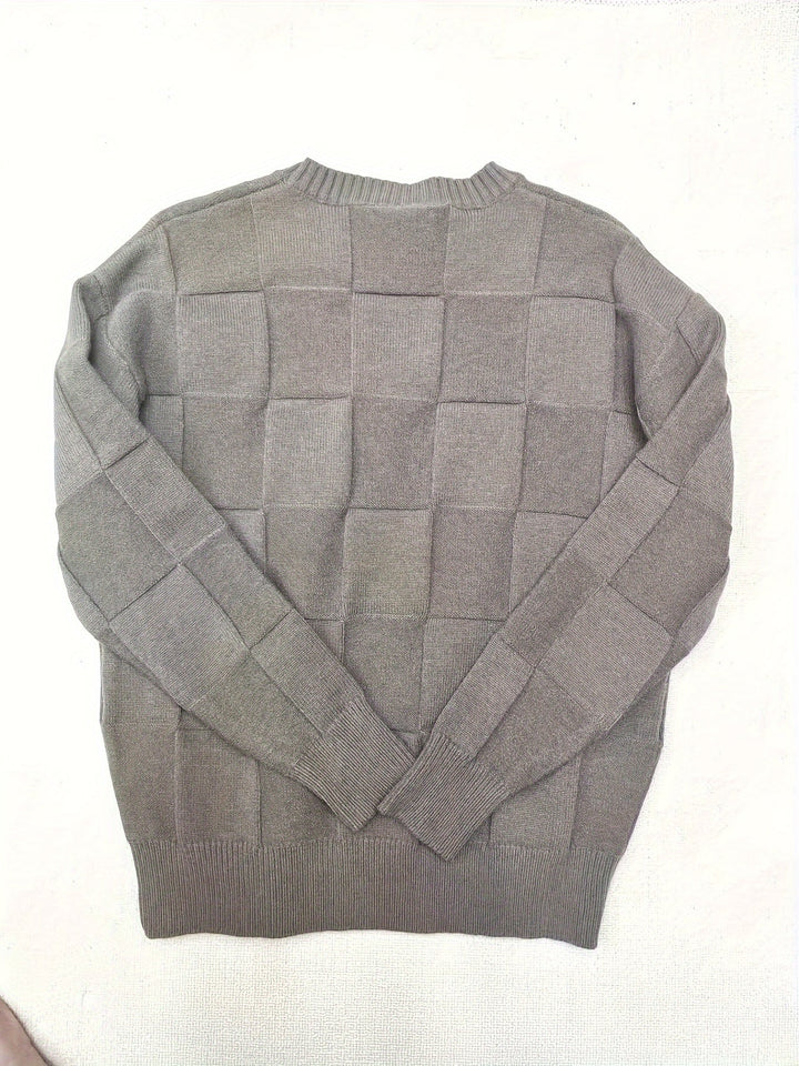 Modern men's crew neck pullover with stretch fabric. Stylish design for a smart casual look in any season.