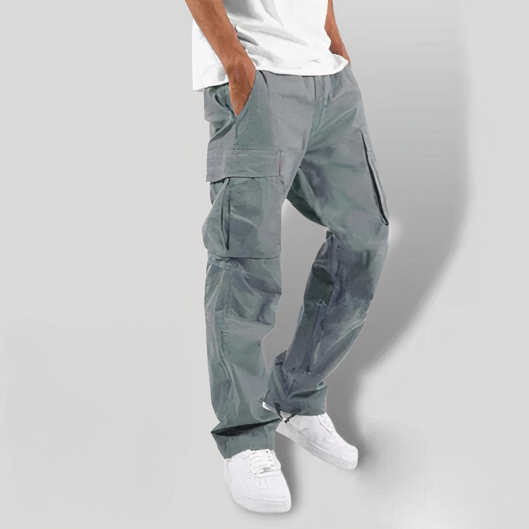 Fashionable men's modern utility cargo pants, perfect for a stylish streetstyle look.