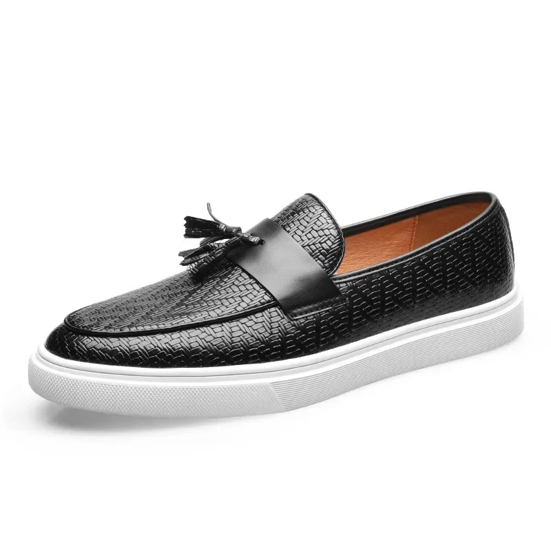 Refined men's woven tassel loafers. Elegant slip-on shoes offering ultimate comfort for a distinguished look.