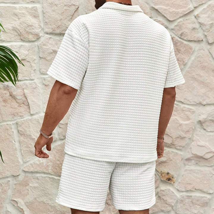 Stylish men's loungewear set featuring a zip collar and airy waffle texture