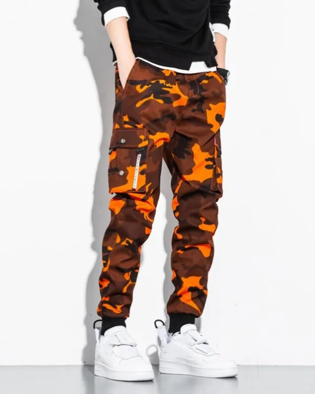 Comfortable men's athletic camo joggers, tapered fit for casual wear or tactical use.