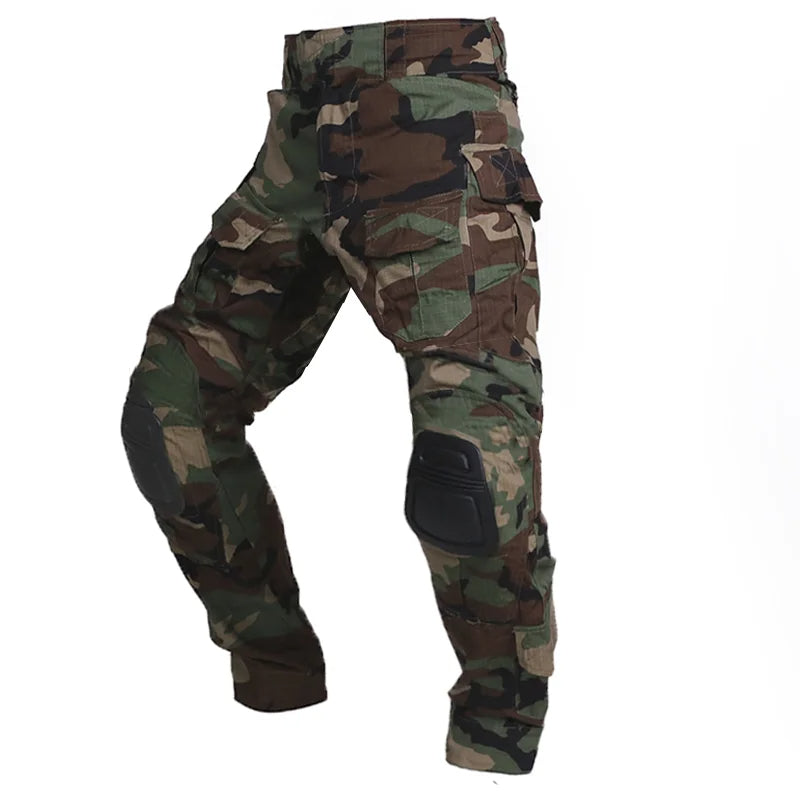 Heavy-duty men's tactical cargo pants with integrated knee pads, reinforced for rugged outdoor use.