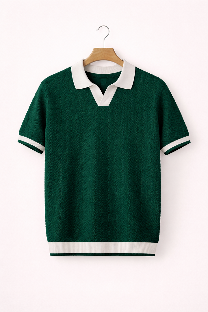Stylish men's textured knit polo shirt, a comfortable short sleeve top for effortless daily casual wear.