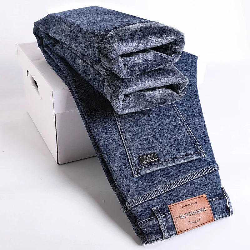Men's stylish regular fit thermal lined jeans for ultimate winter warmth. Cozy, cold-weather ready denim comfort.