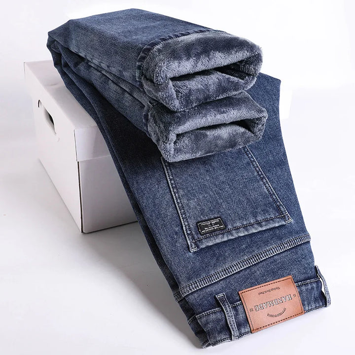 Men's stylish regular fit thermal lined jeans for ultimate winter warmth. Cozy, cold-weather ready denim comfort.