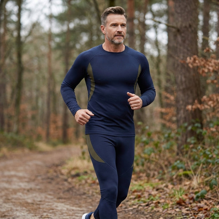 Men's thermal sports set with fleece lining, ideal for winter workouts, moisture-wicking and warm base layer.