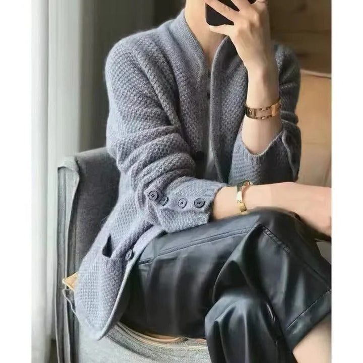 Durable men's thick wool winter sweater jacket, ensuring ultimate warmth & comfort in cold weather.