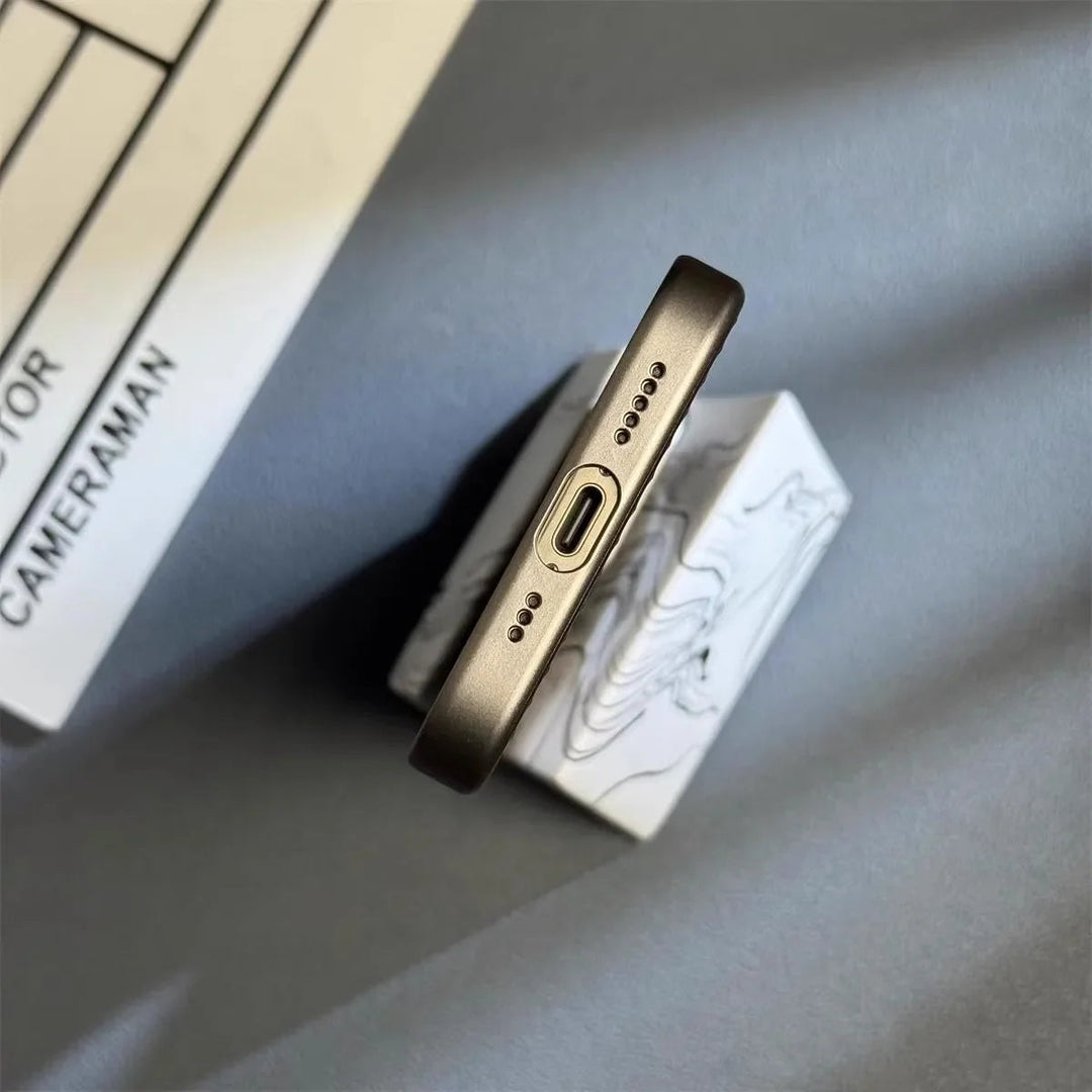 Secure your iPhone with this men's titanium case. Ultimate drop protection, shockproof & scratch-resistant.